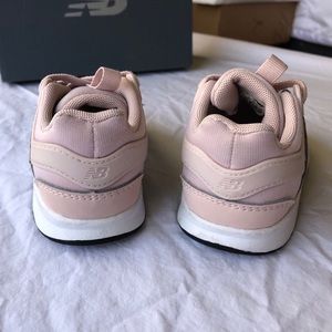 New Balance Shoes - New Balance 247 Lifestyle Sneakers New Balance Shoes - New Balance 247 Lifestyle Sneakers